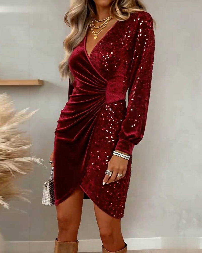 BRIAR | SCHIMMERNDE V-AUSSCHNITT MIDI-KLEID