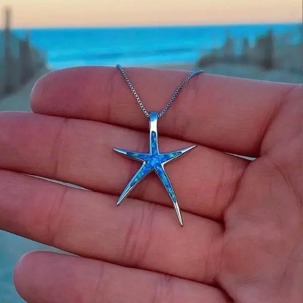 Halskette mit Sternenanhänger aus Silber mit blauer Opal
