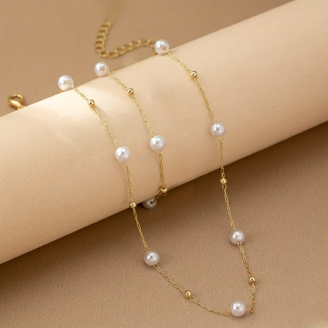 Set aus zarten Perlenketten-Schmuck