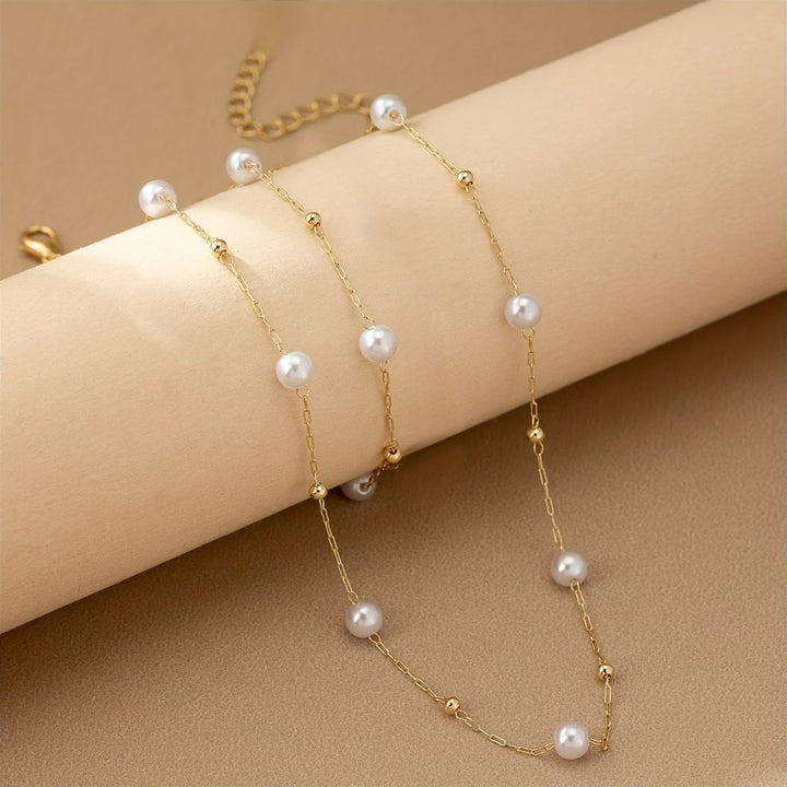 Set aus zarten Perlenketten-Schmuck