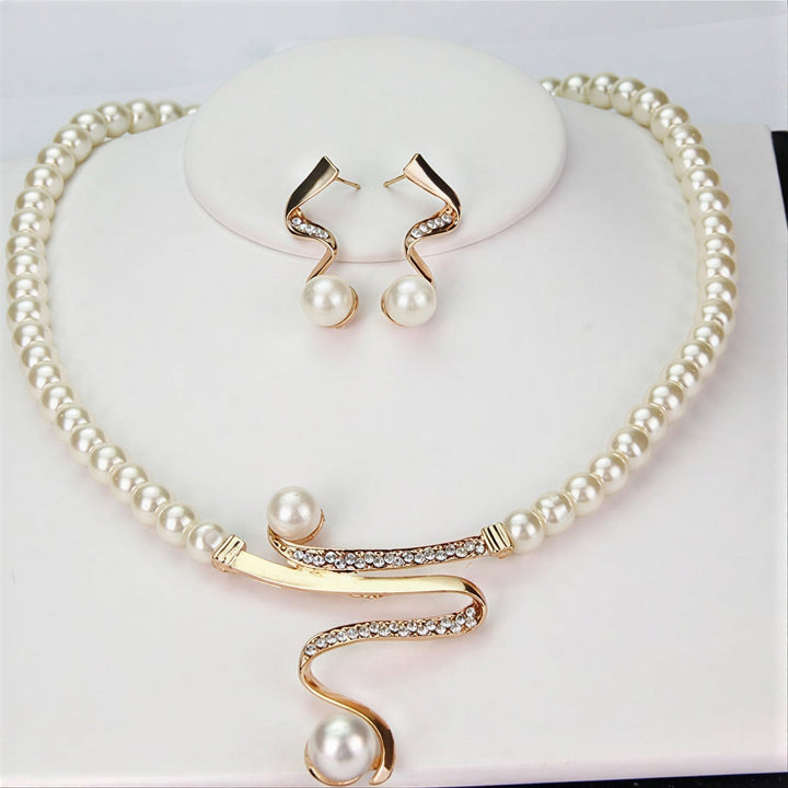 Elegantes Schmuckset mit Perlen