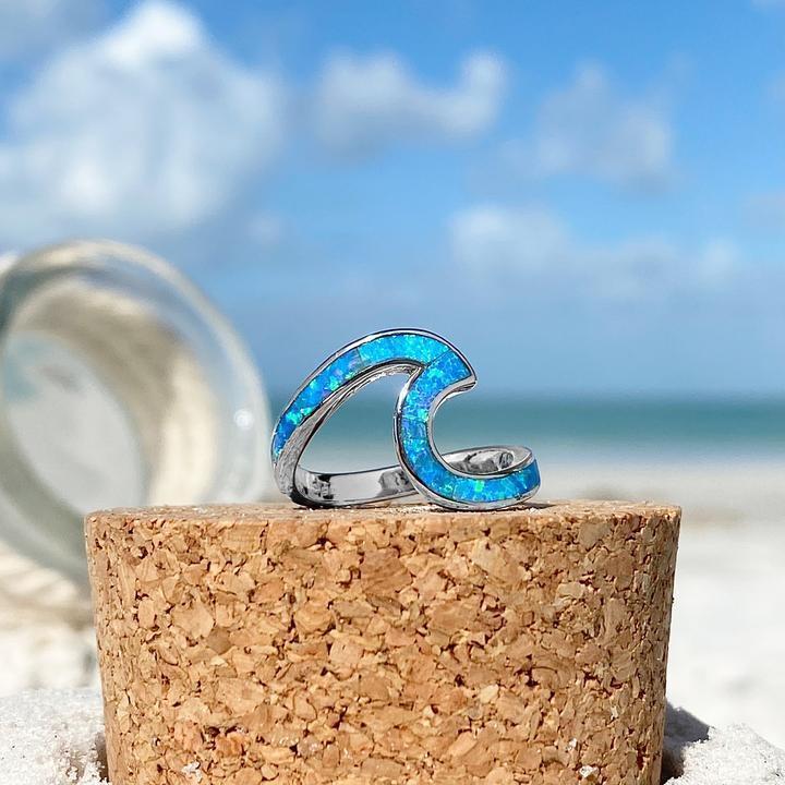 Wellenring aus Silber mit Blauer Opal
