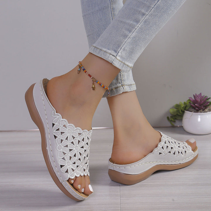 Karen I Orthopädische Sandalen auf einem bequemen Keil