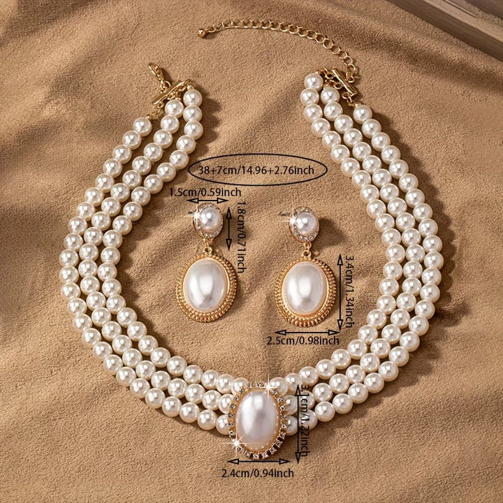 Set aus klassischen Perlen Schmuck