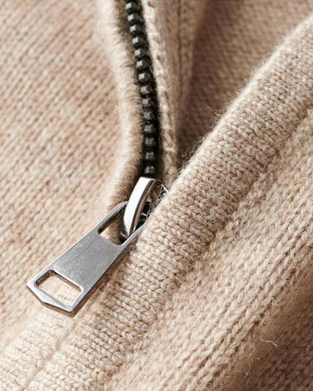 Eleganter Pullover mit Reißverschluss