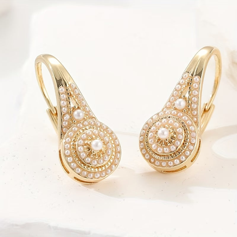 Elegante Ohrringe mit Perlen