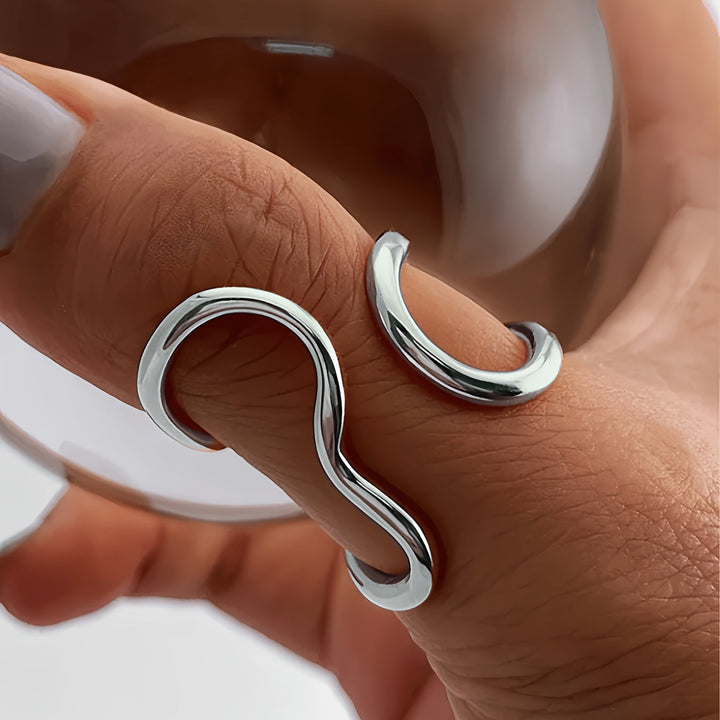 Chic Ring mit Asymmetrischer Welle