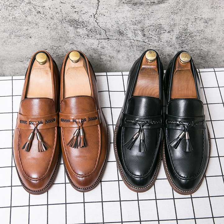 Loafers aus Leder mit Quasten