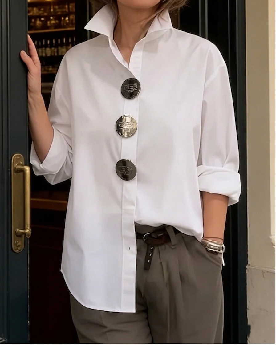 Übergroße Bluse mit Metallic-Knöpfen