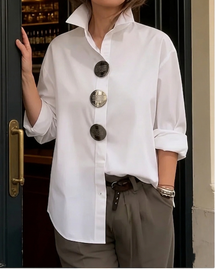 Übergroße Bluse mit Metallic-Knöpfen