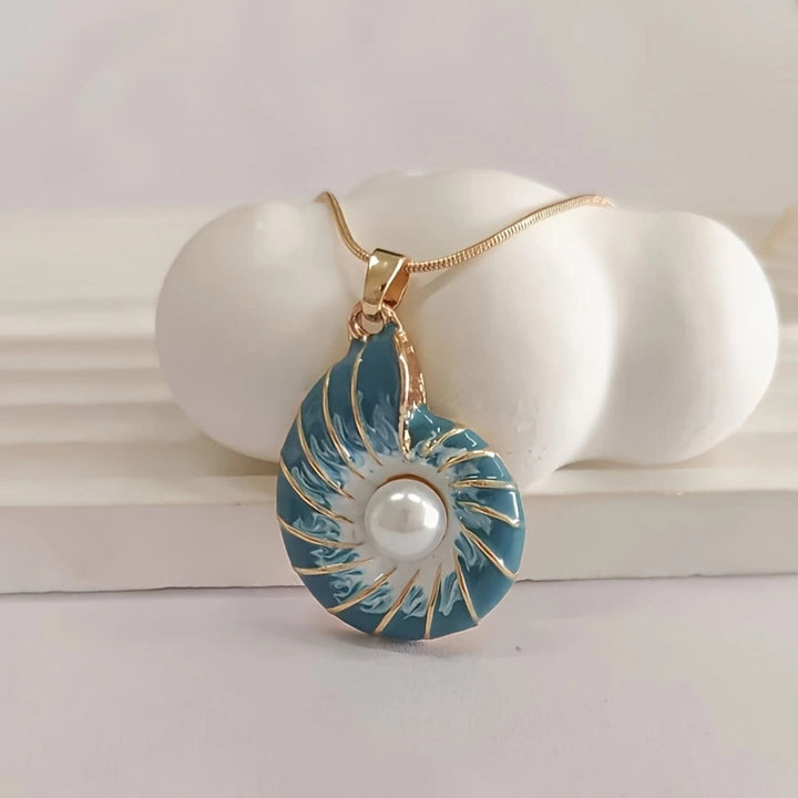 Halskette mit Blauer Muschel