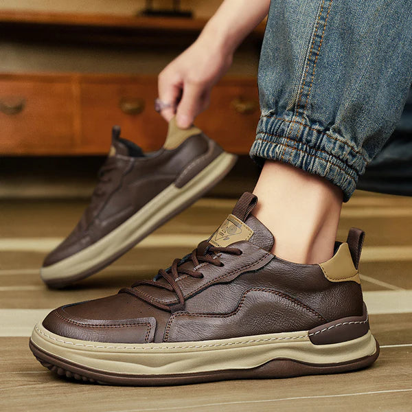 Hochsohlige Lederschuhe