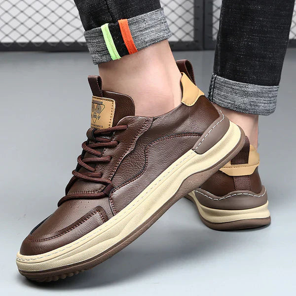 Hochsohlige Lederschuhe