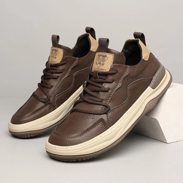 Hochsohlige Lederschuhe