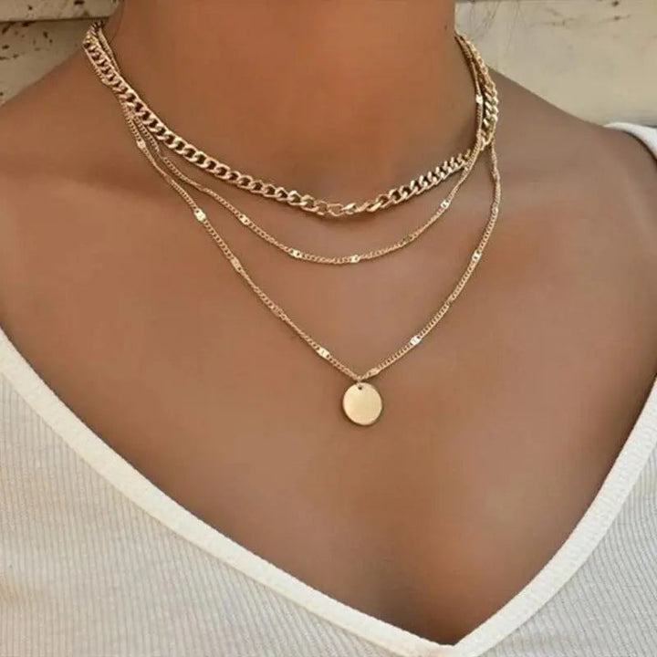 Elegante Halskette aus Gold- und Silberplattierung