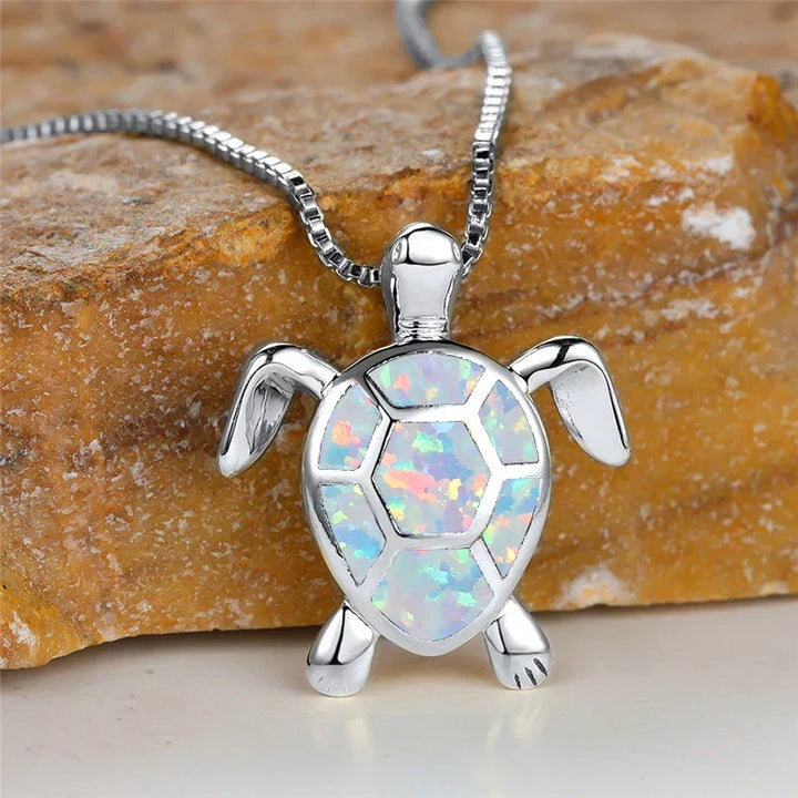 Vintage Gold Schildkrötenanhänger aus grünem Feueropal