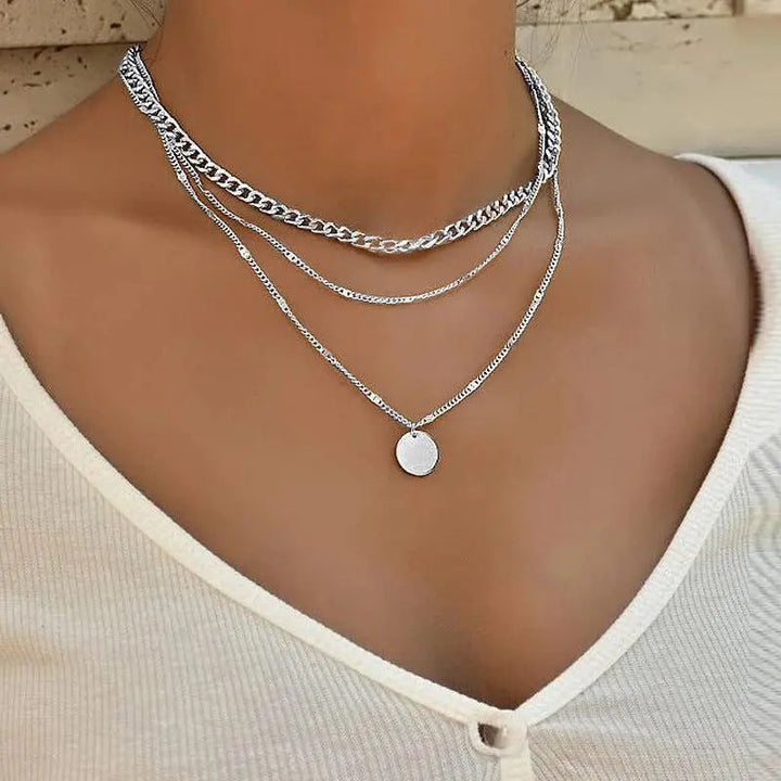 Elegante Halskette aus Gold- und Silberplattierung