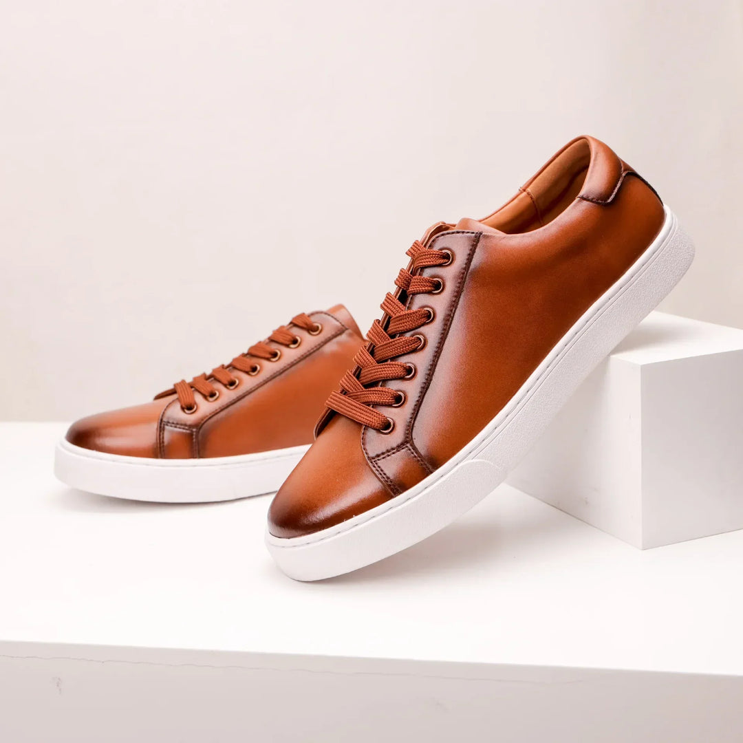 Turnschuhe aus echtem Leder