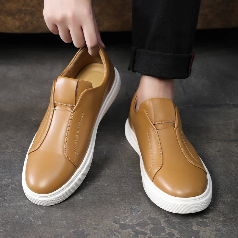 Lässige Slipper aus Leder