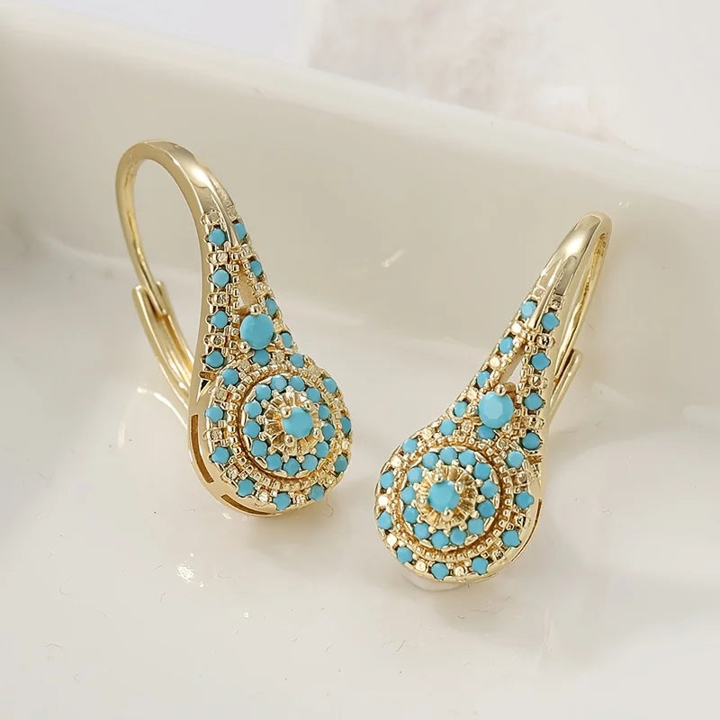 Elegante Ohrringe mit Perlen