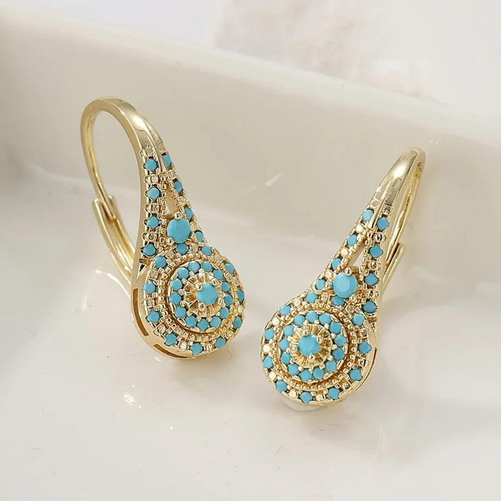 Elegante Ohrringe mit Perlen