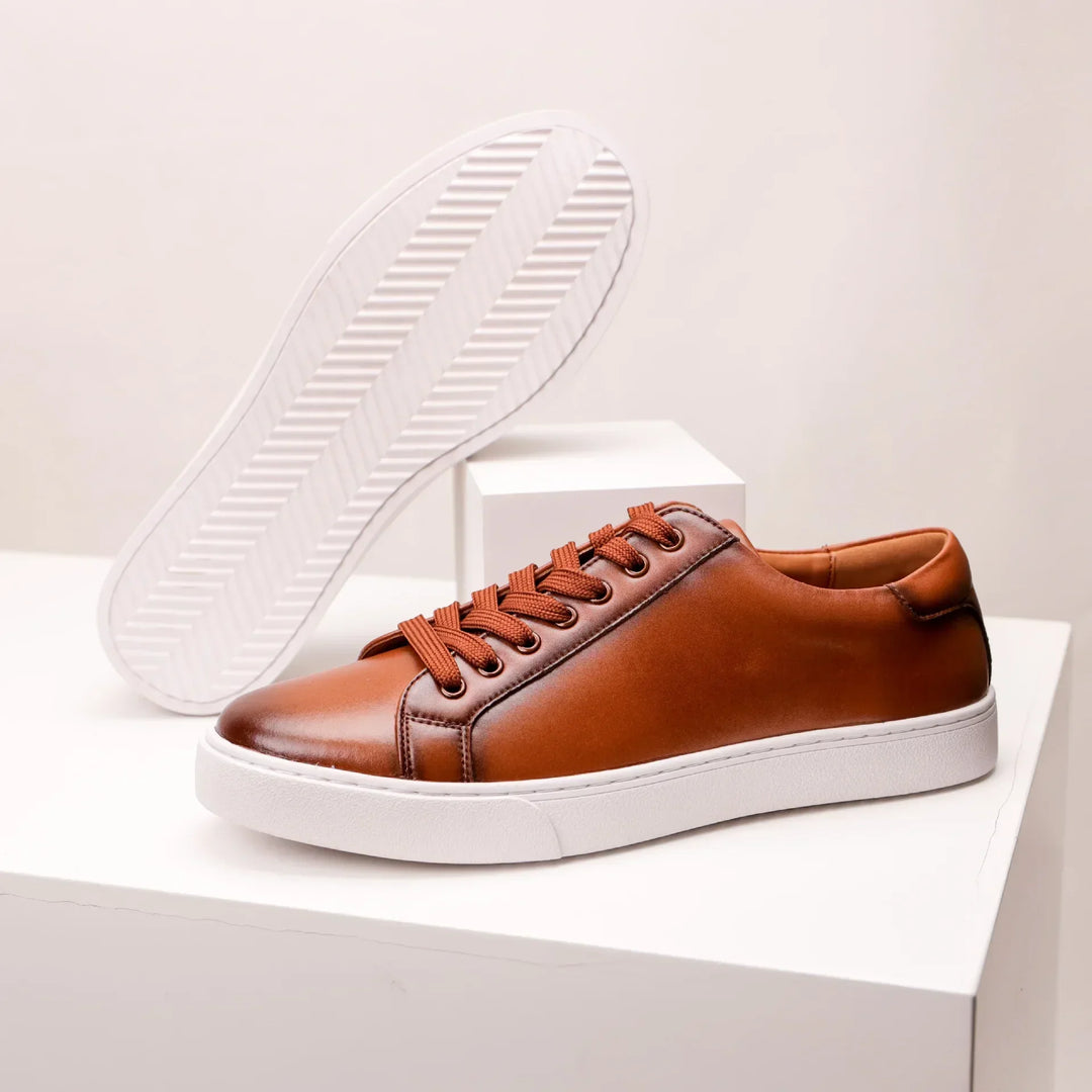 Turnschuhe aus echtem Leder