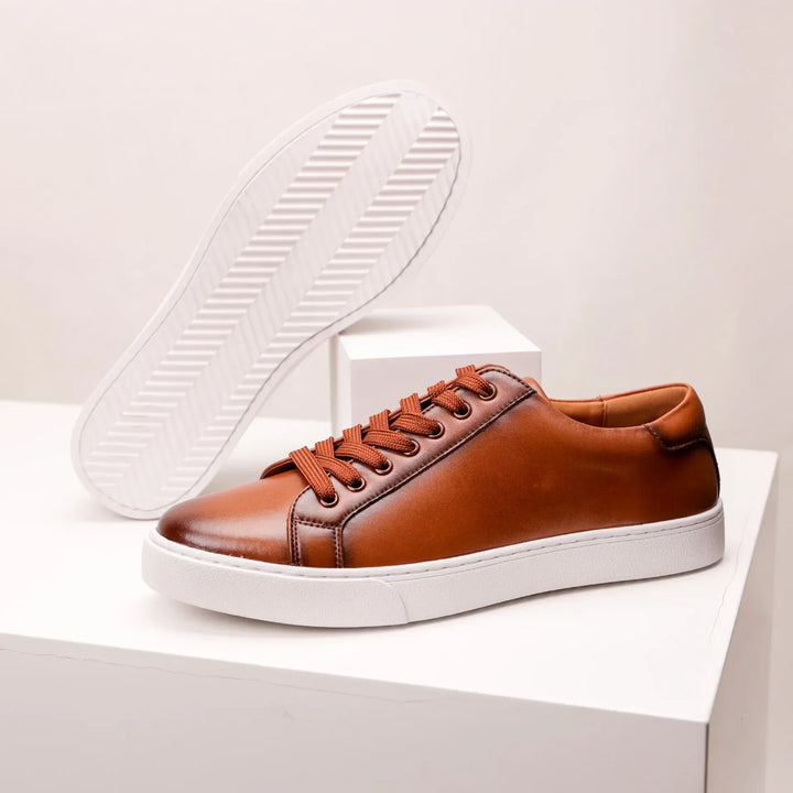 Turnschuhe aus echtem Leder