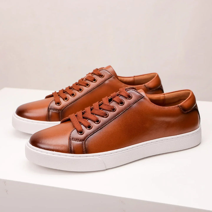 Turnschuhe aus echtem Leder
