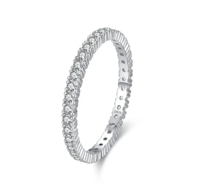 Minimalistischer Leuchtender Eternity-Ring