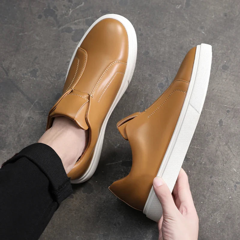 Lässige Slipper aus Leder
