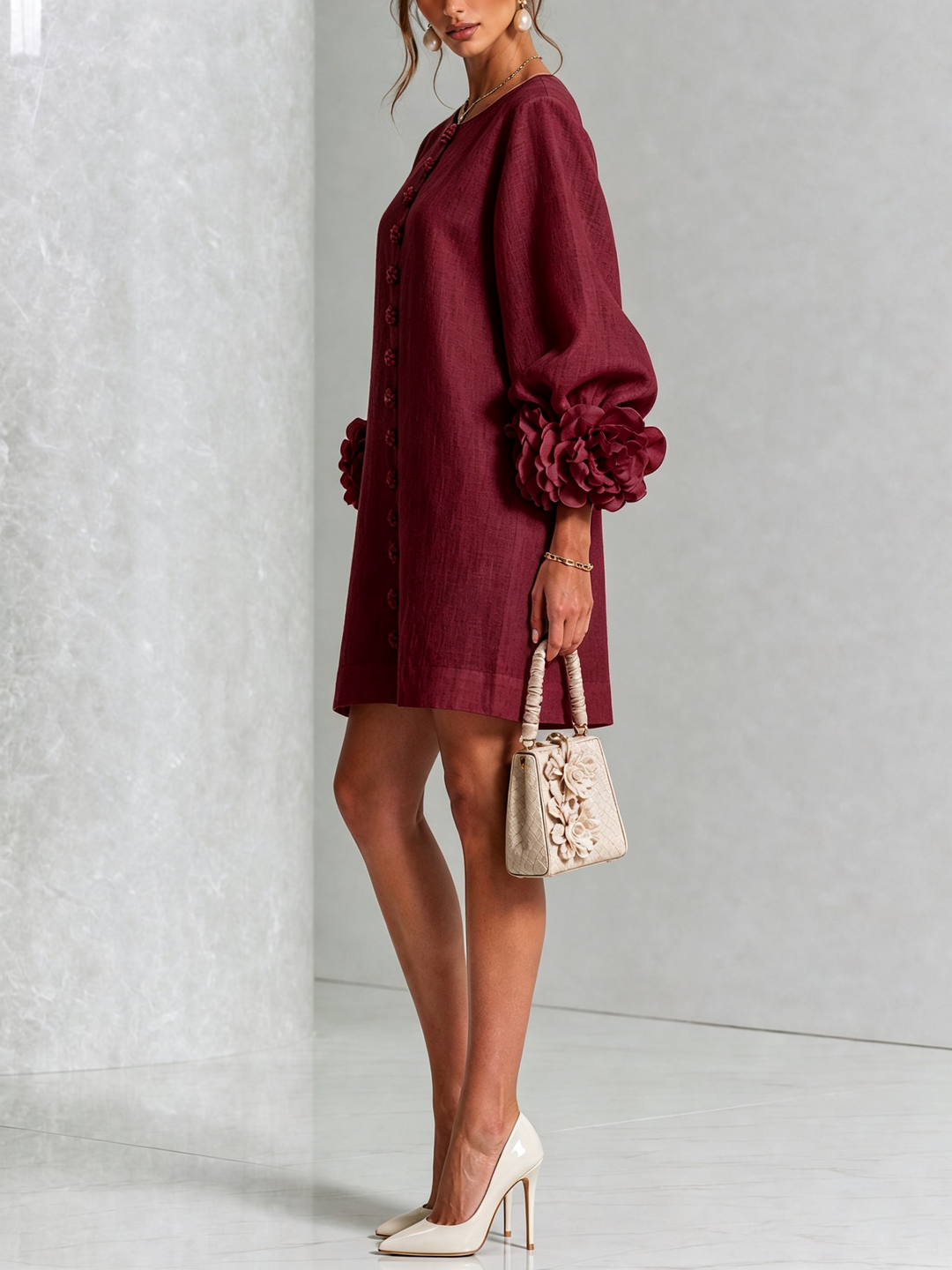 Florales Hemdblusenkleid mit auffälligen floralen Manschetten