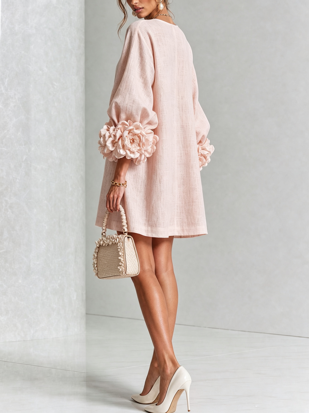 Florales Hemdblusenkleid mit auffälligen floralen Manschetten