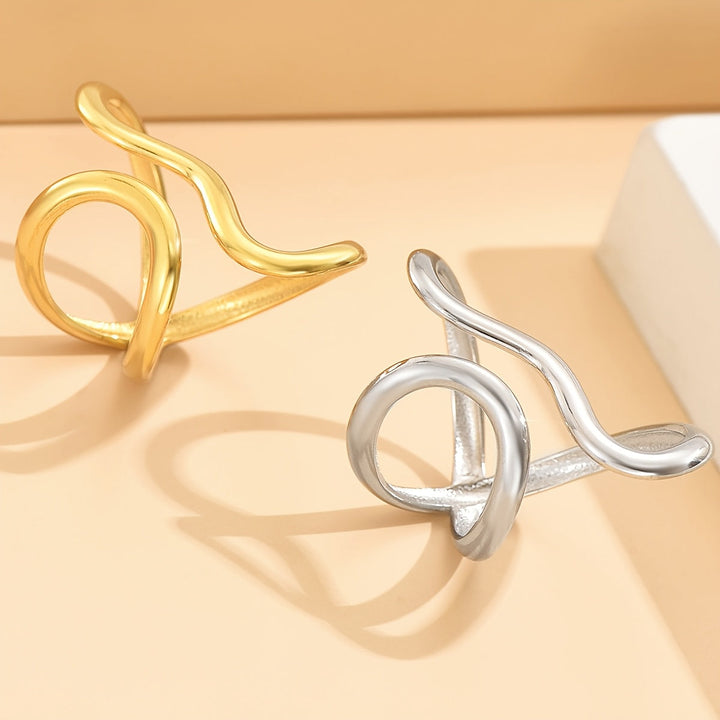 Chic Ring mit Asymmetrischer Welle