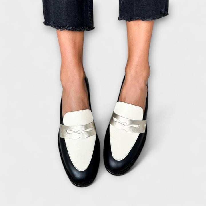 Xara – Schwarze Loafers mit Metallischem Glanz