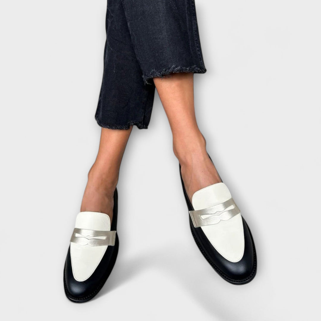 Xara – Schwarze Loafers mit Metallischem Glanz