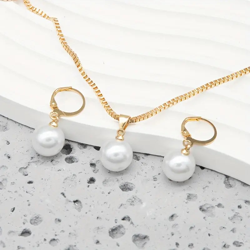 Elegantes Schmuckset mit Perlen