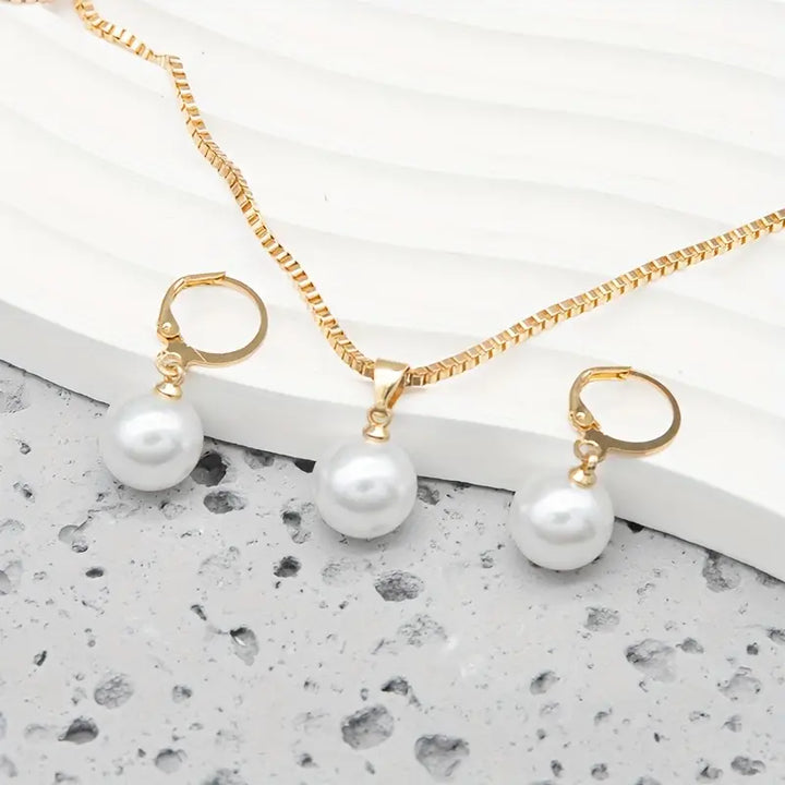 Elegantes Schmuckset mit Perlen