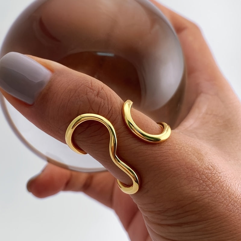 Chic Ring mit Asymmetrischer Welle