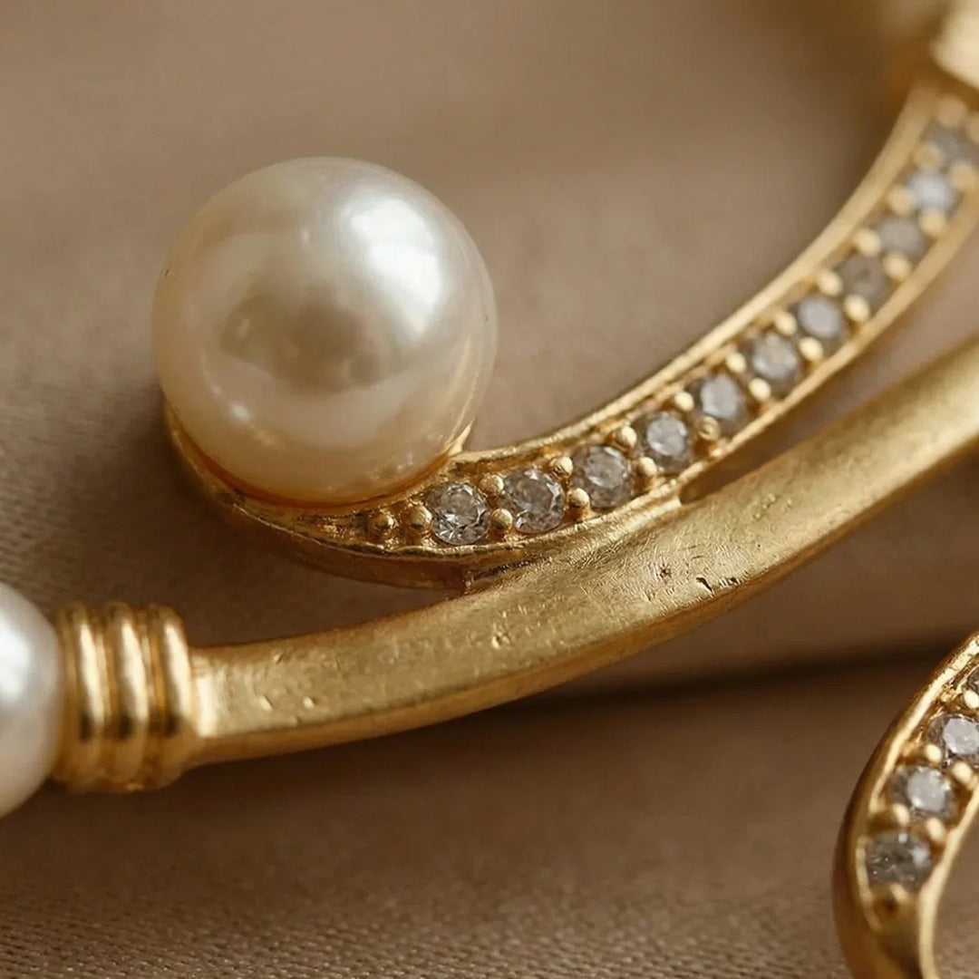 Elegantes Schmuckset mit Perlen