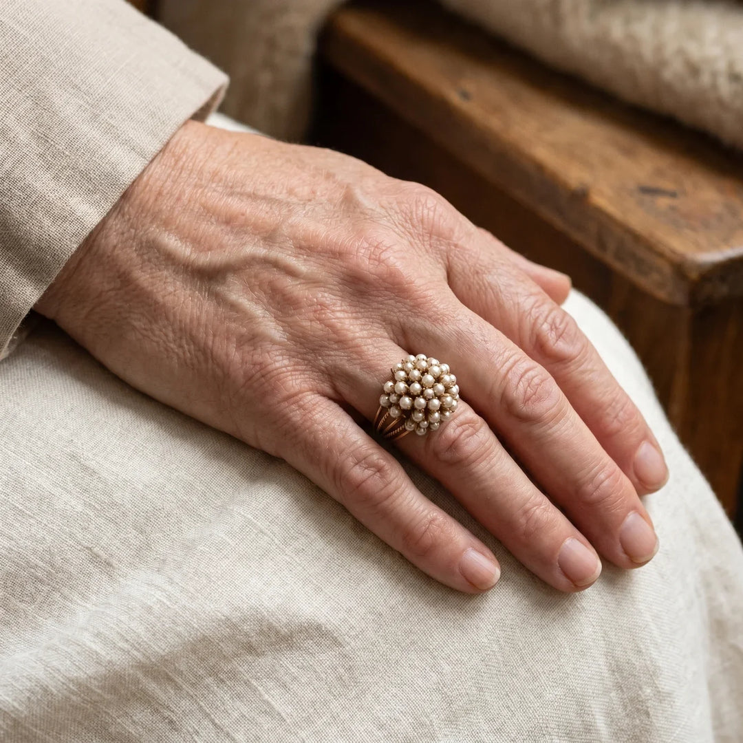 Goldring mit Intarsienperle Klassisch