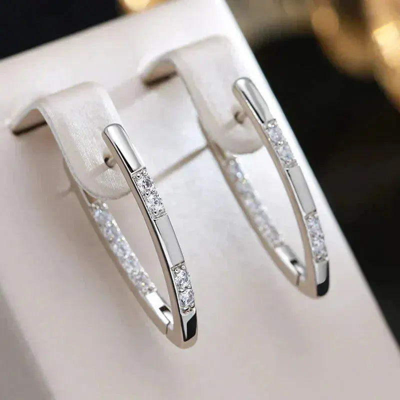 Sophisticated Ohrringe mit Zirkonia-Steinen