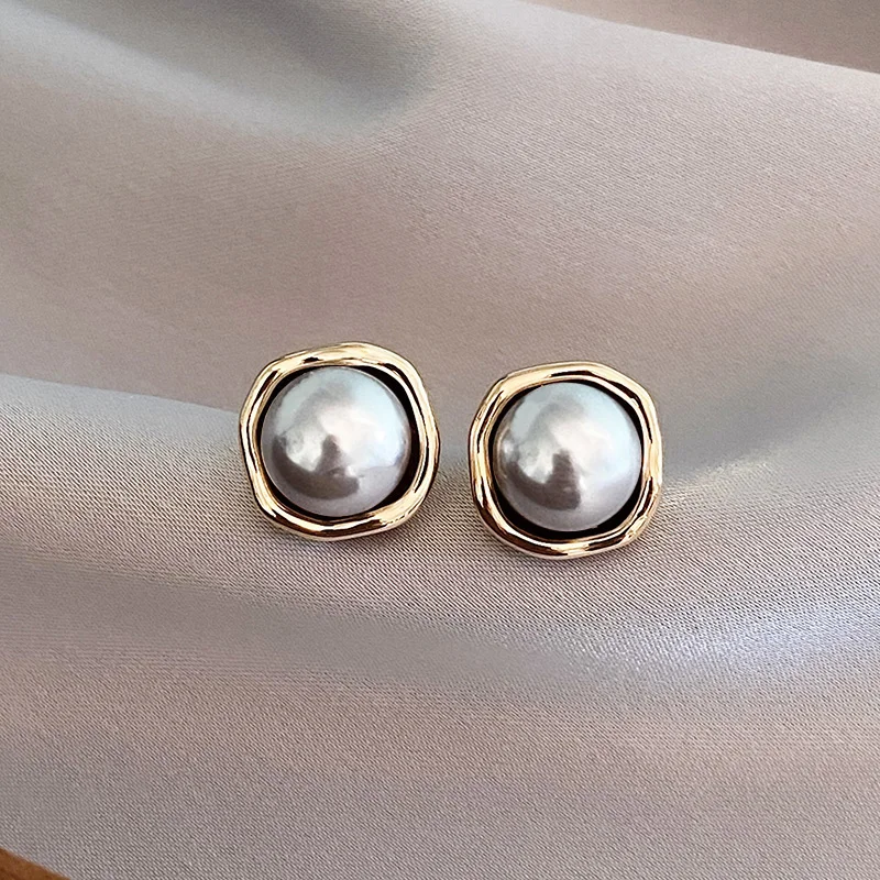 Elegante Ohrringe aus schwarzer Perle
