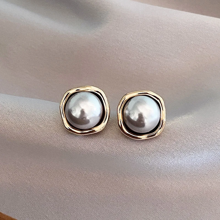 Elegante Ohrringe aus schwarzer Perle