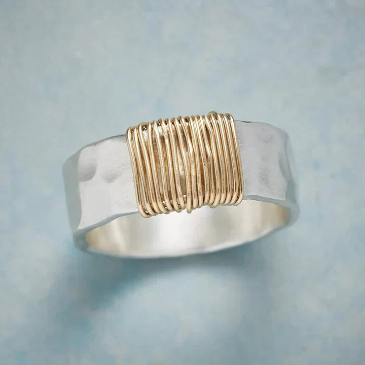 Vintage Ring aus Gold und Silber “Zeitlos”
