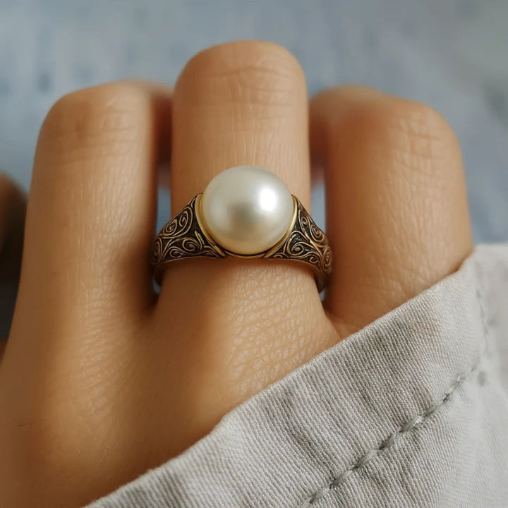 Vintage-Ring aus Perle und zeitlosem Gold