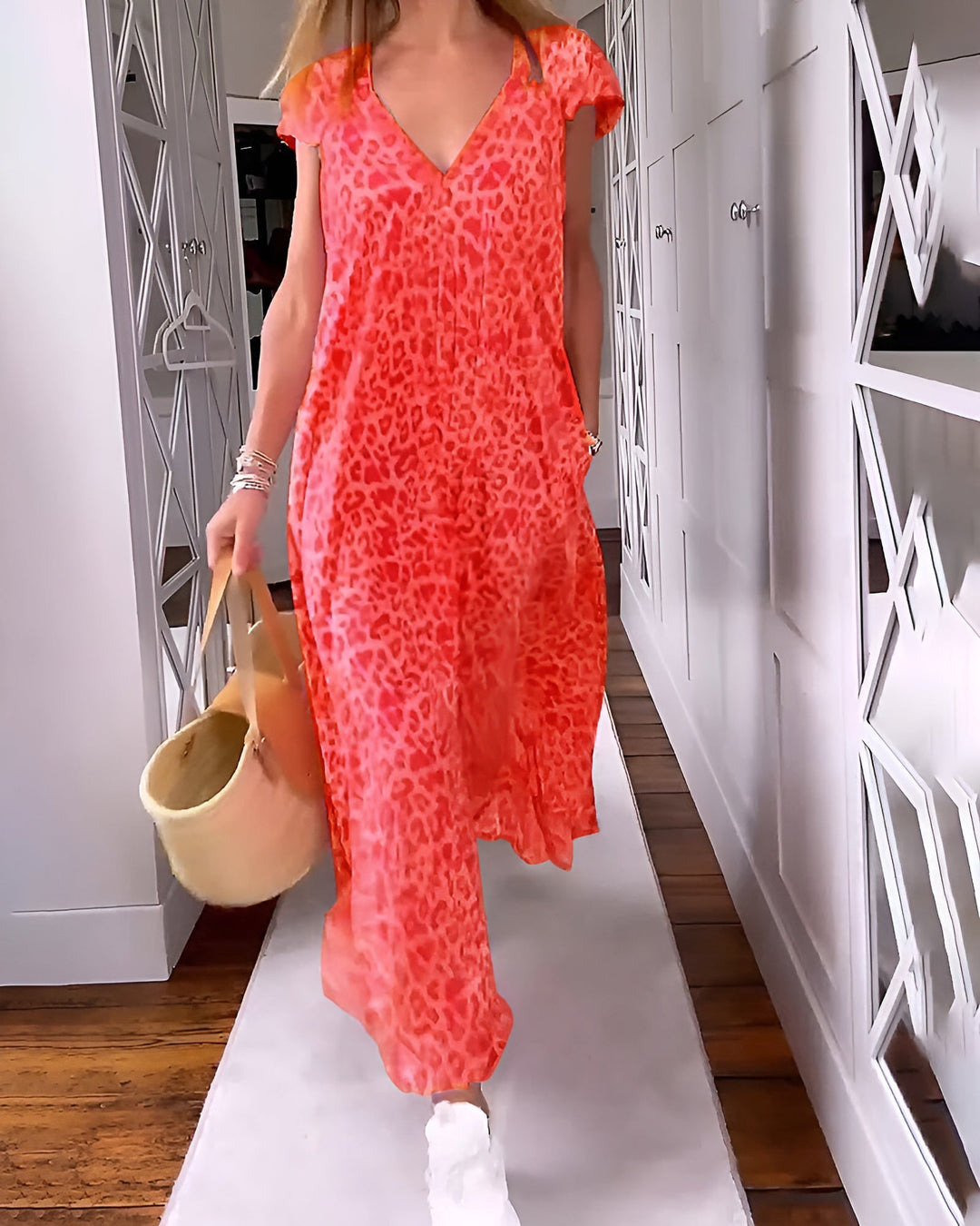 VÉRONIQUE | LANGES KLEID MIT V-AUSSCHNITT UND KURZEN ÄRMELN